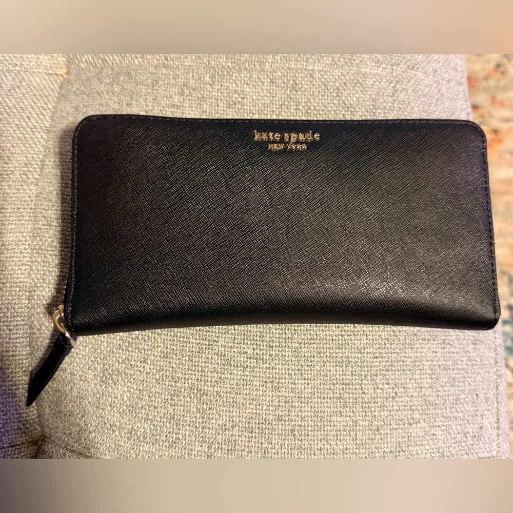 Kate Spade New York zip-around continental wallet